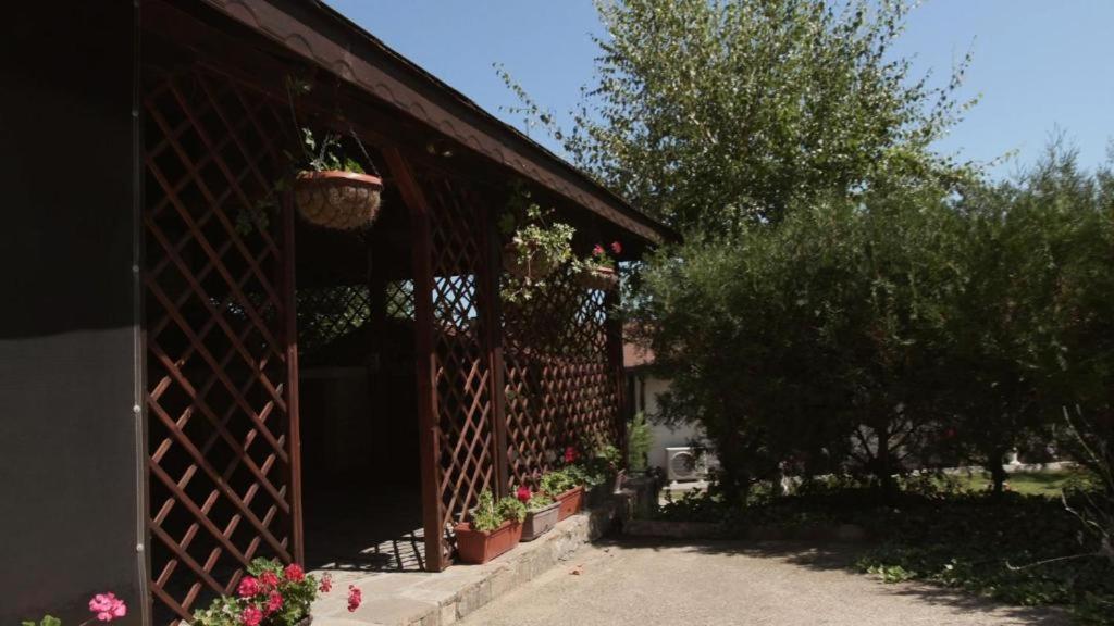 Къща За Гости Алла Bjala Kültér fotó